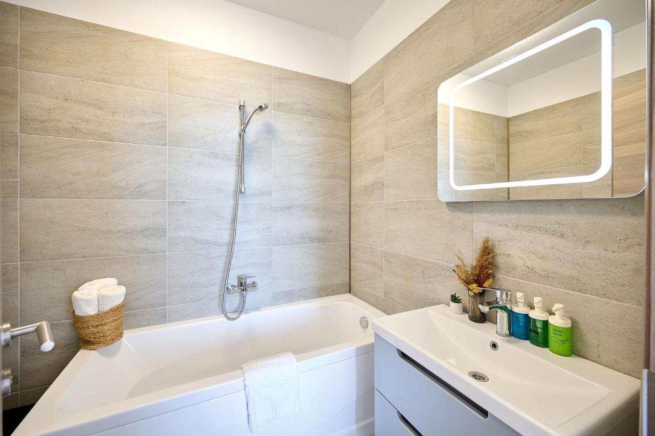 Paradise Sea View 2Bd Apt Spa N Pools Beach Resort Năvodari Buitenkant foto